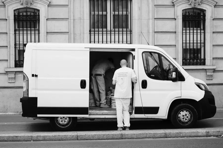 Firenze, primo micro-hub in piazza Annigoni: consegne con cargobike
